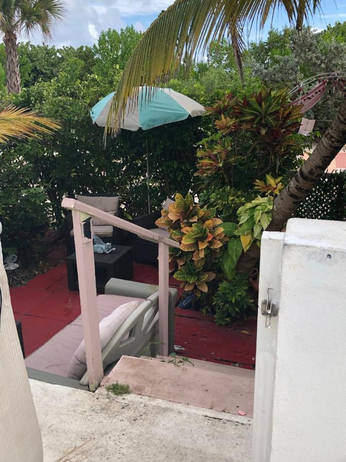 Katy, Beachfront Apartment *
