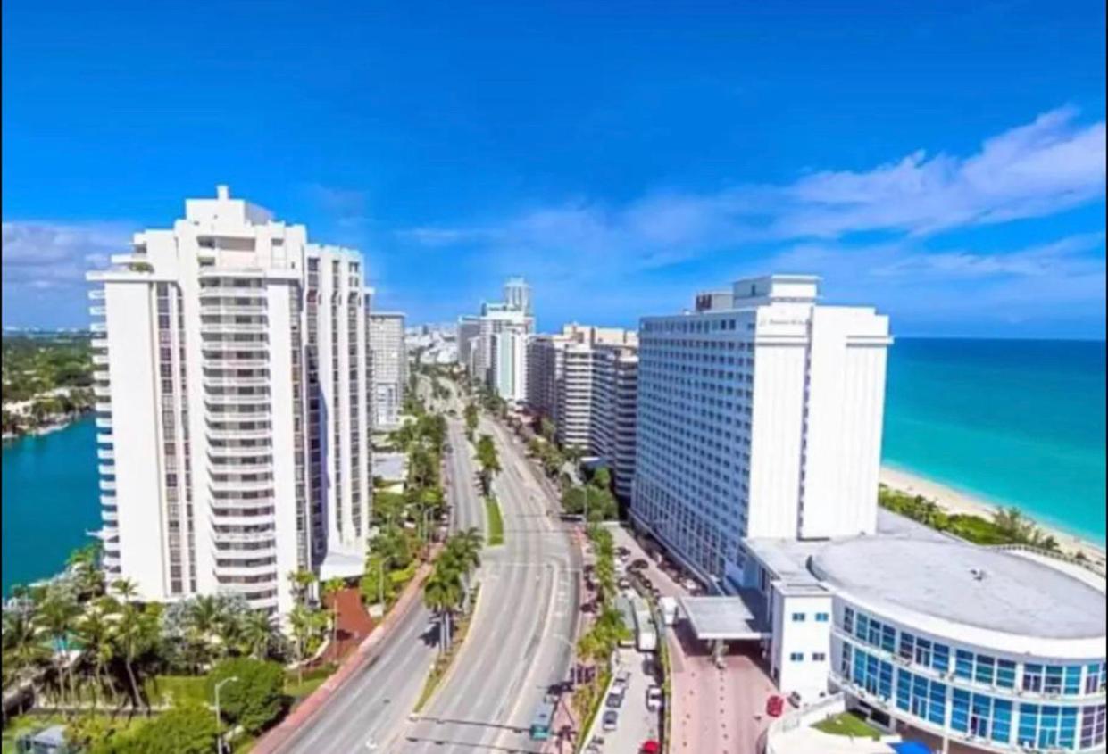 Katy, Beachfront Miami Beach
