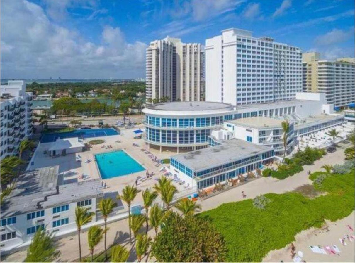 Katy, Beachfront Apartment *