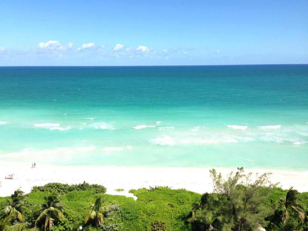 Katy, Beachfront Apartment Miami Beach