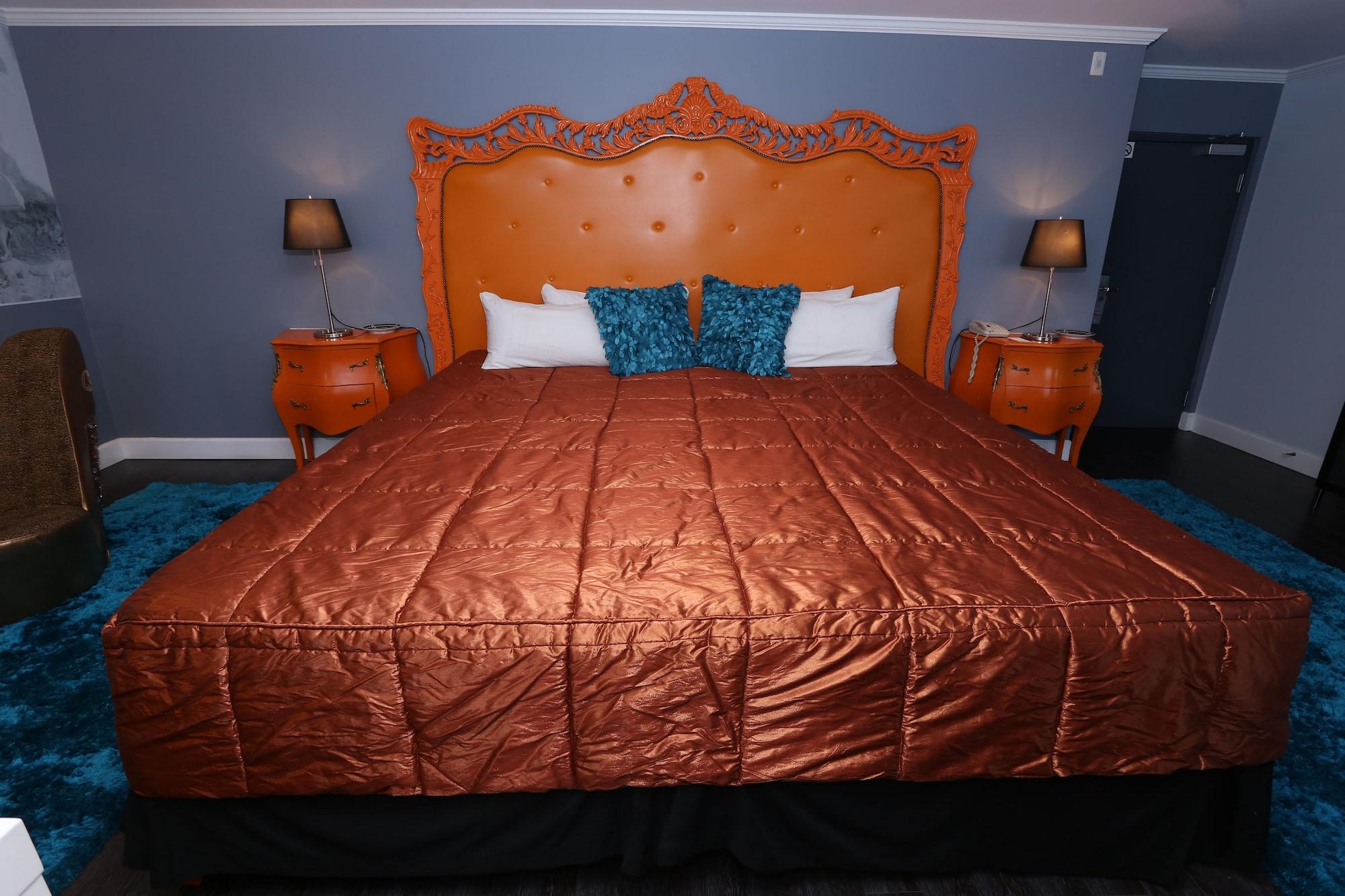 The Cove By Renzzi (adults Only)