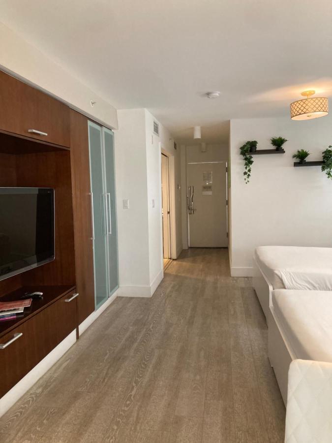 Deluxe Double Unit At Congress Ocean Drive South Beach Aparthotel Miami Beach