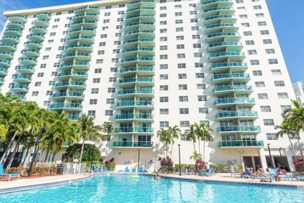 Breathtaking Ocean View! 15th Floor * Miami Beach