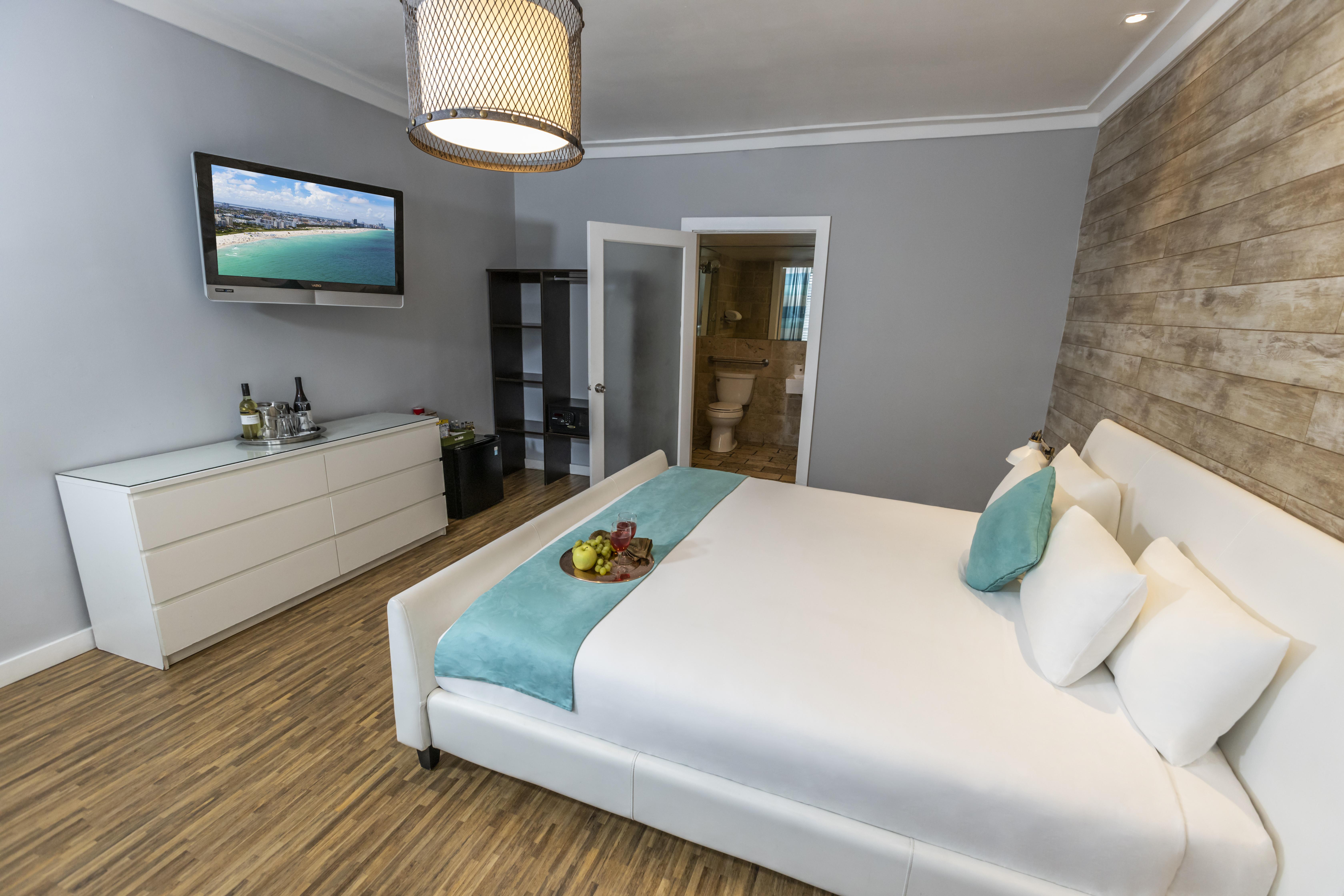 Chesterfield & 3* Miami Beach