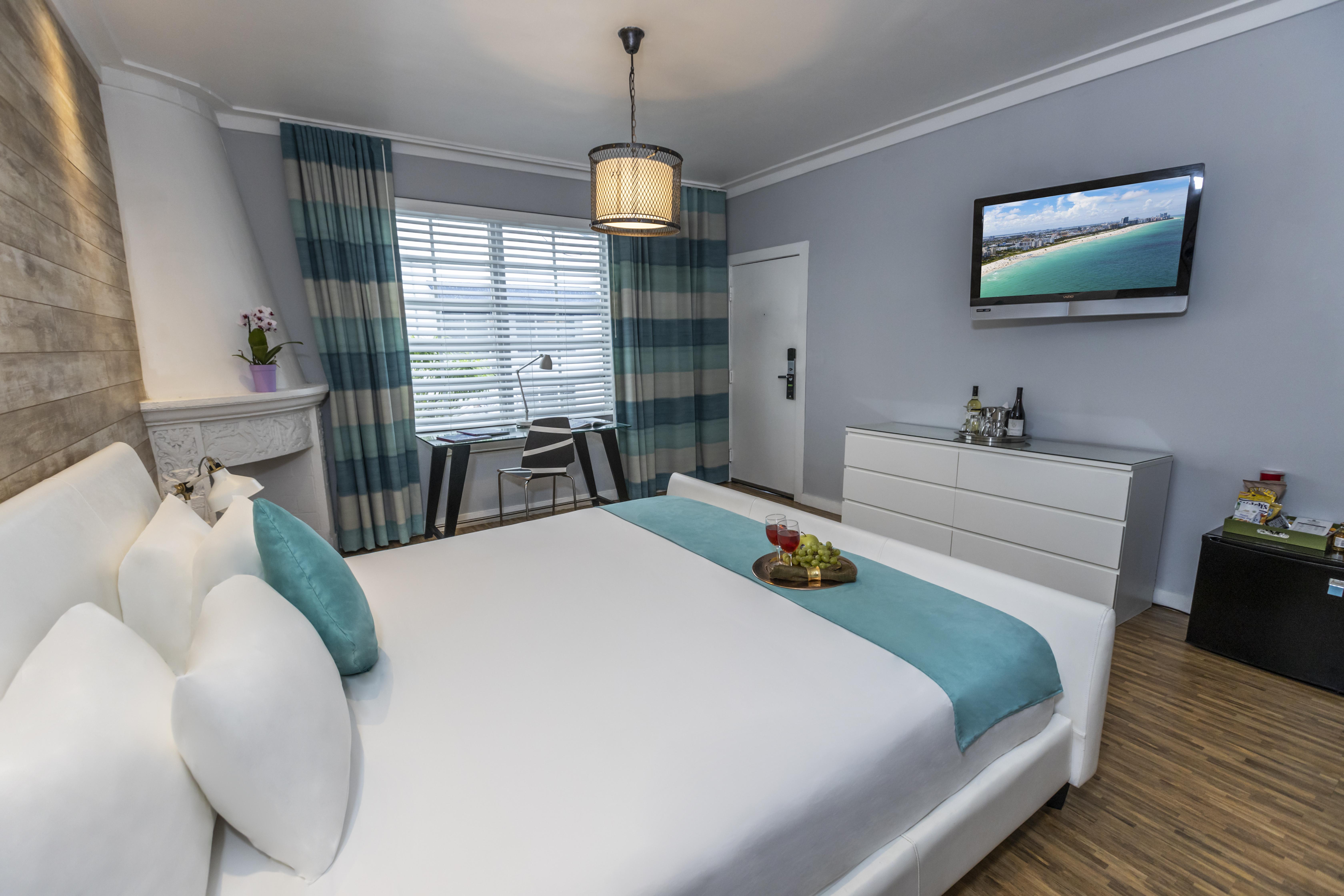 Chesterfield & 3* Miami Beach
