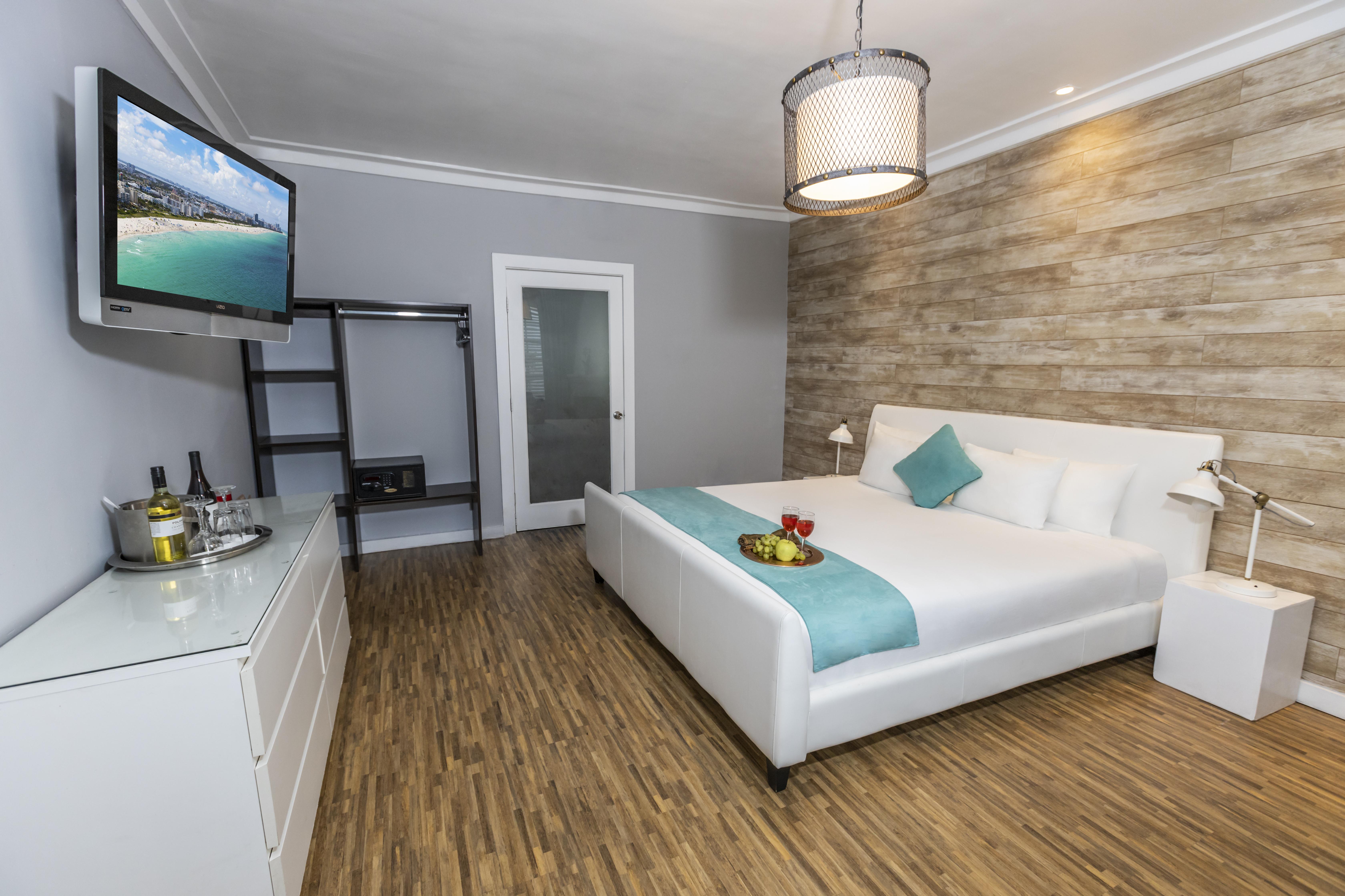 Chesterfield & Hotel Miami Beach