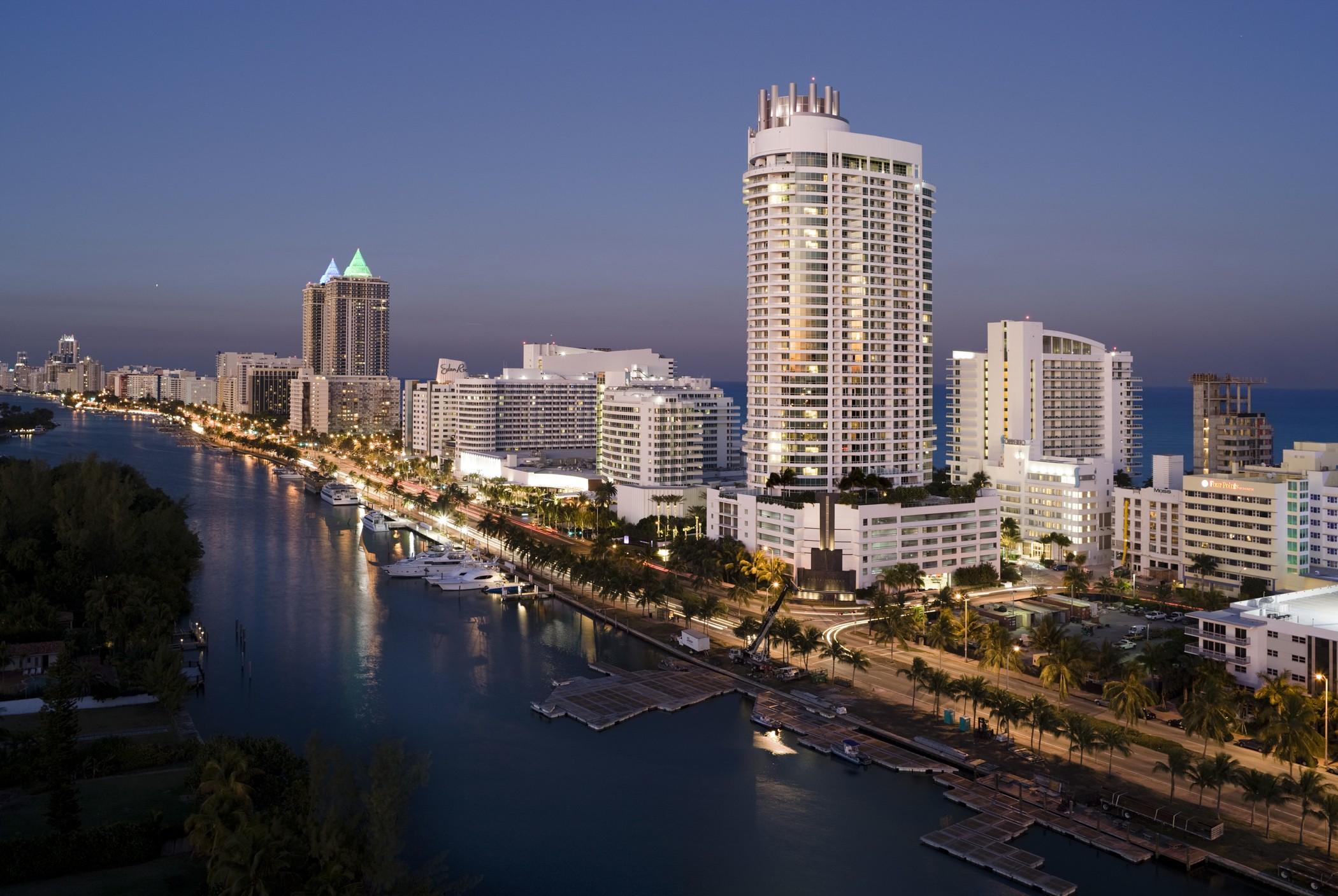 Resort Fontainebleau 5*