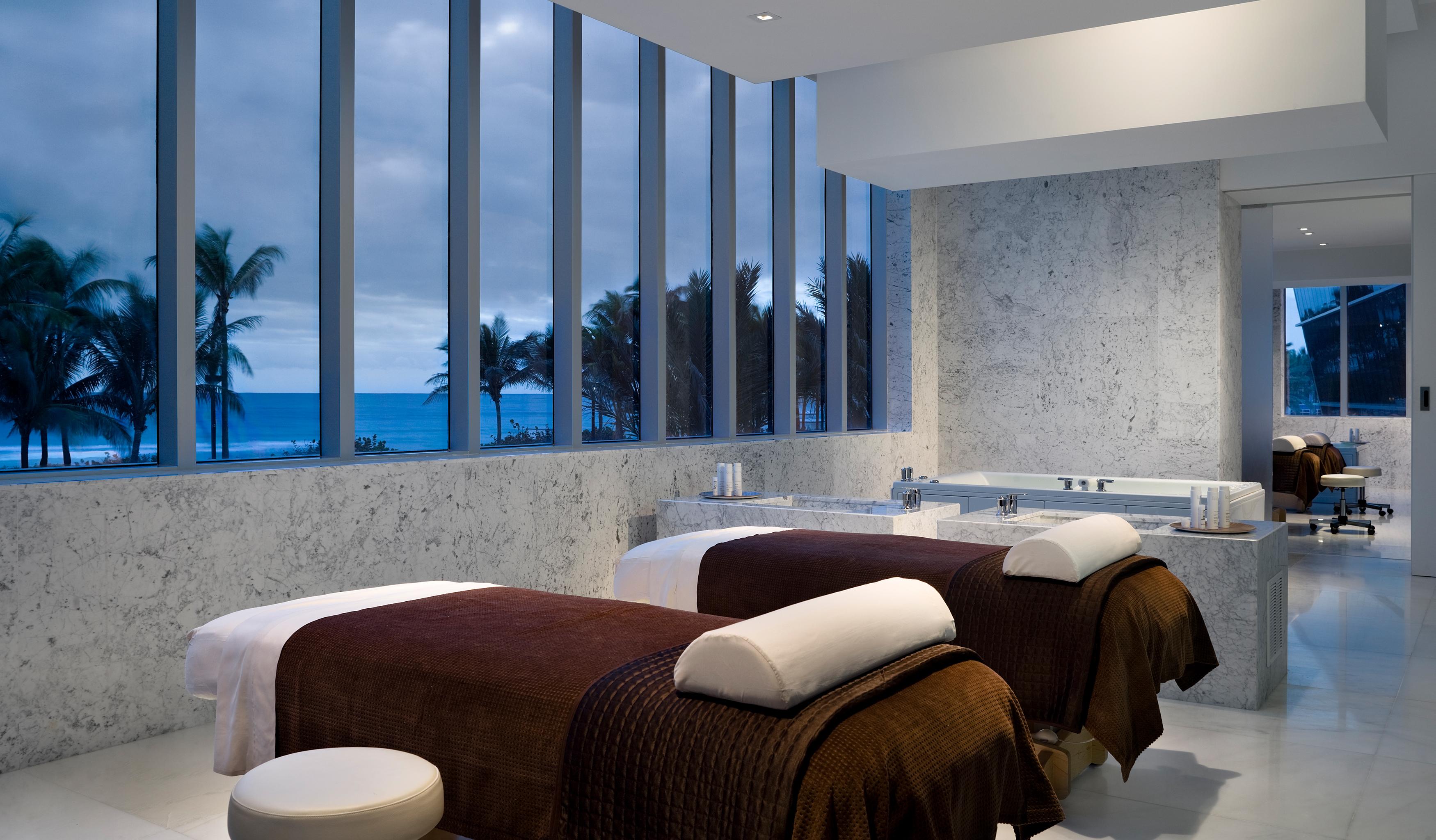 Fontainebleau Resort 5*