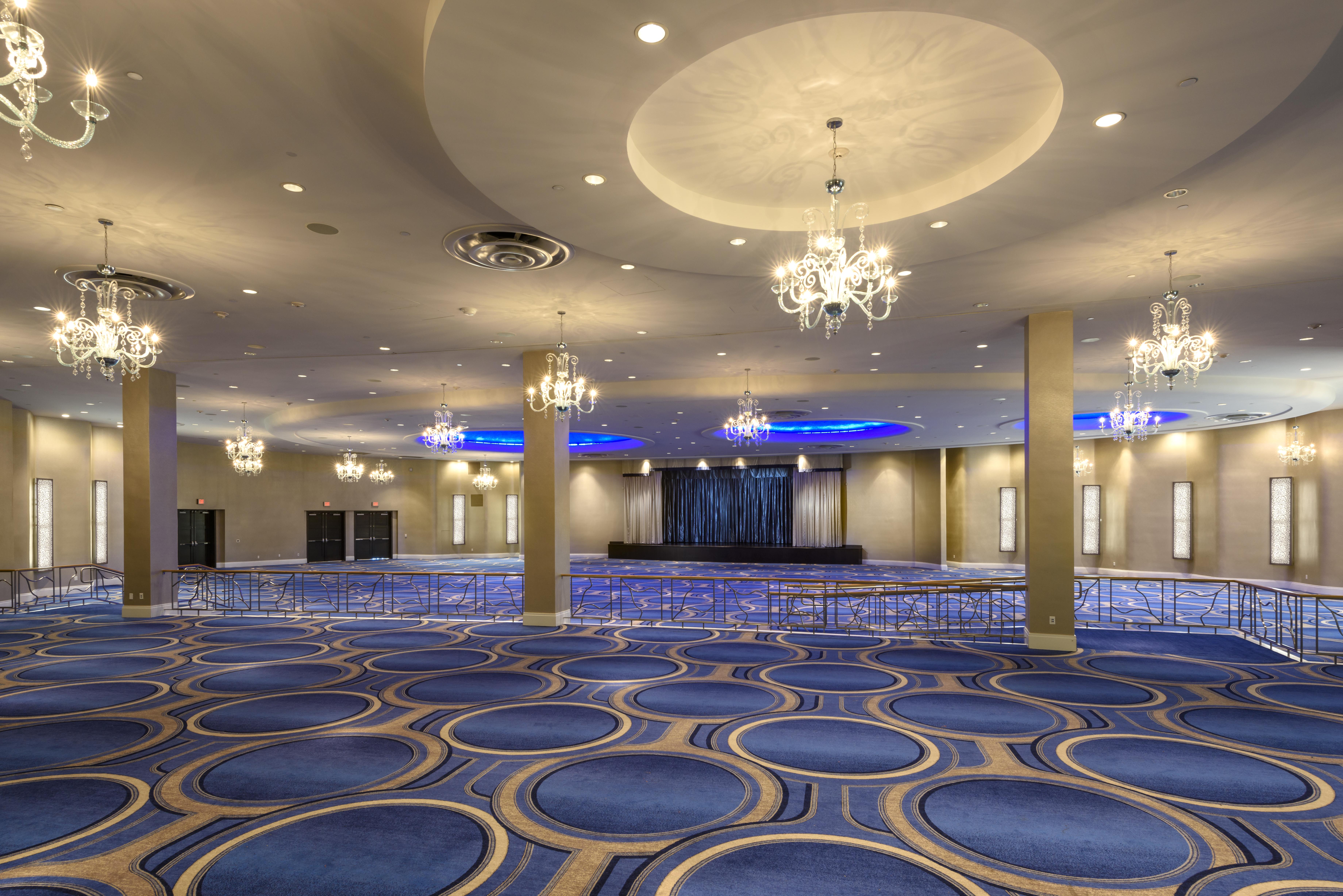 Fontainebleau Resort 5*
