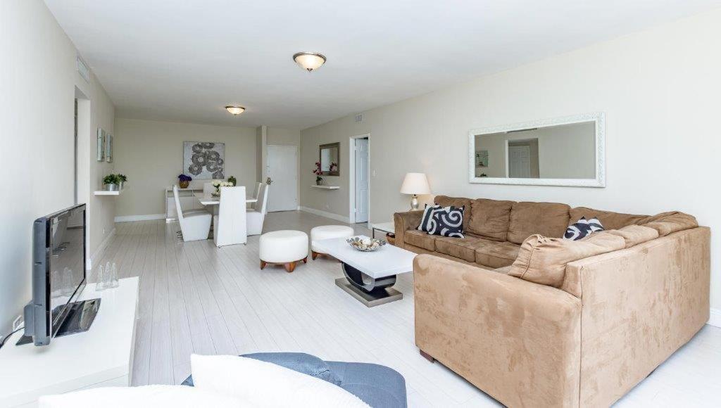 Pavilion Beach, Xl Balcony Suites * Miami Beach