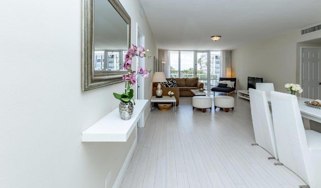Pavilion Beach, Xl Balcony Suites *