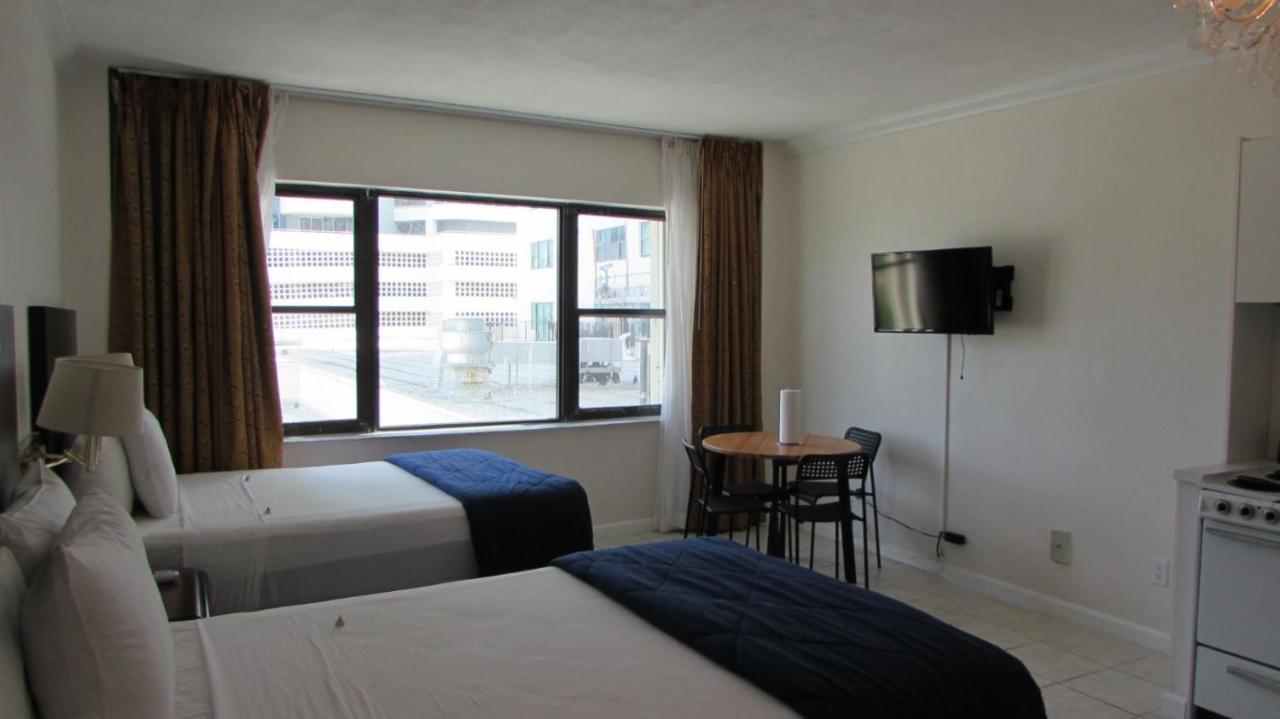 Beachfront Casablanca Apartment Miami Beach