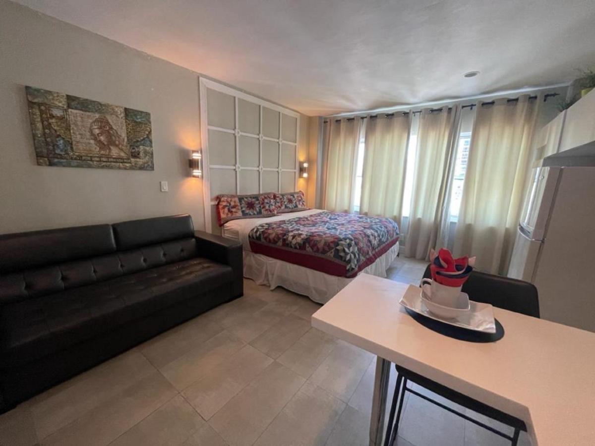 Beachfront Casablanca Apartment Miami Beach