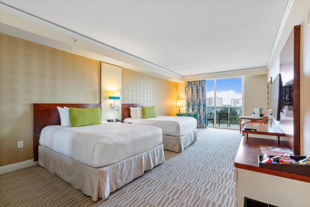 Luxe Beachfront At Sunny Isles Miami *