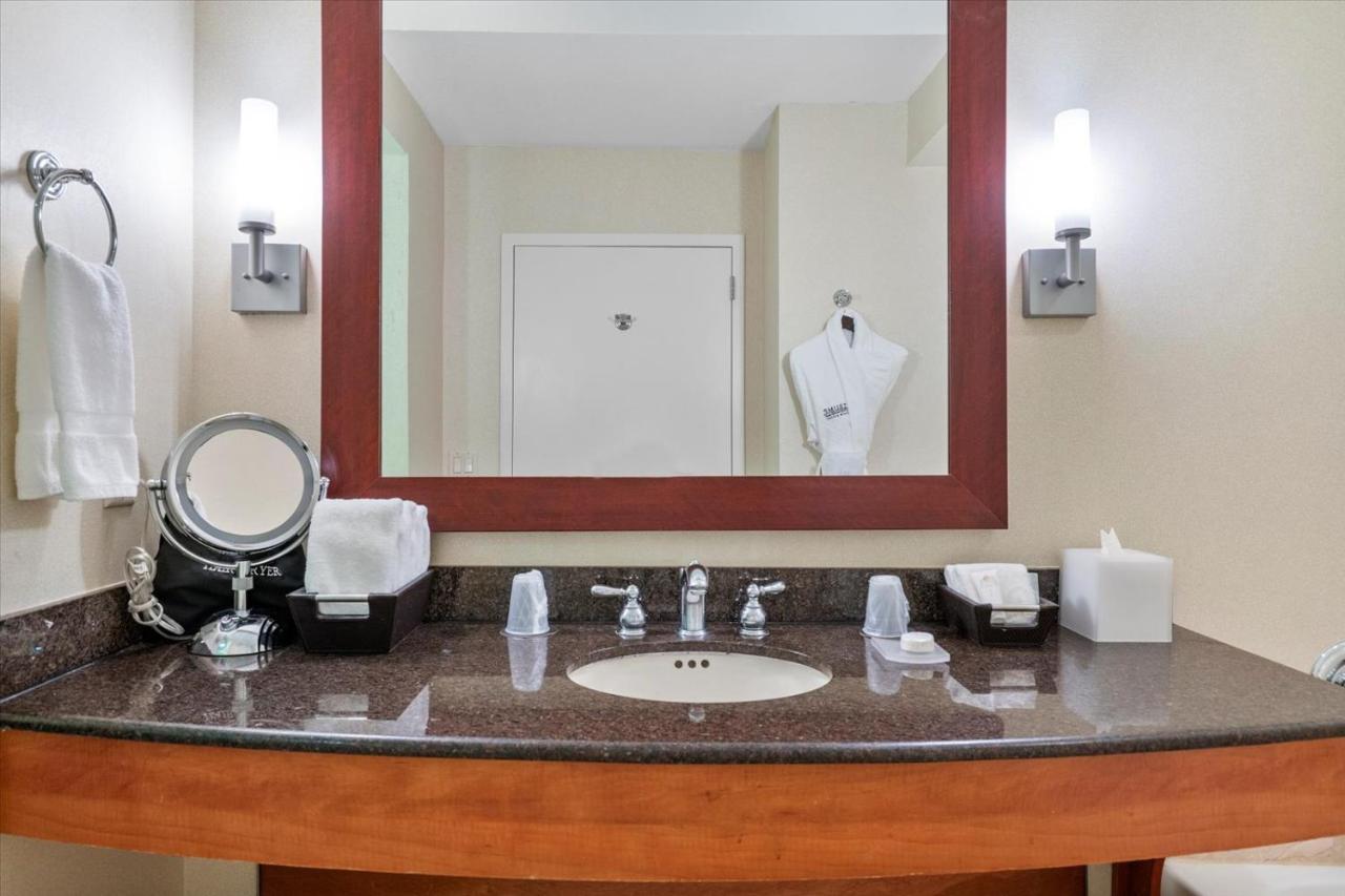 Apartment Luxe Beachfront At Sunny Isles Miami