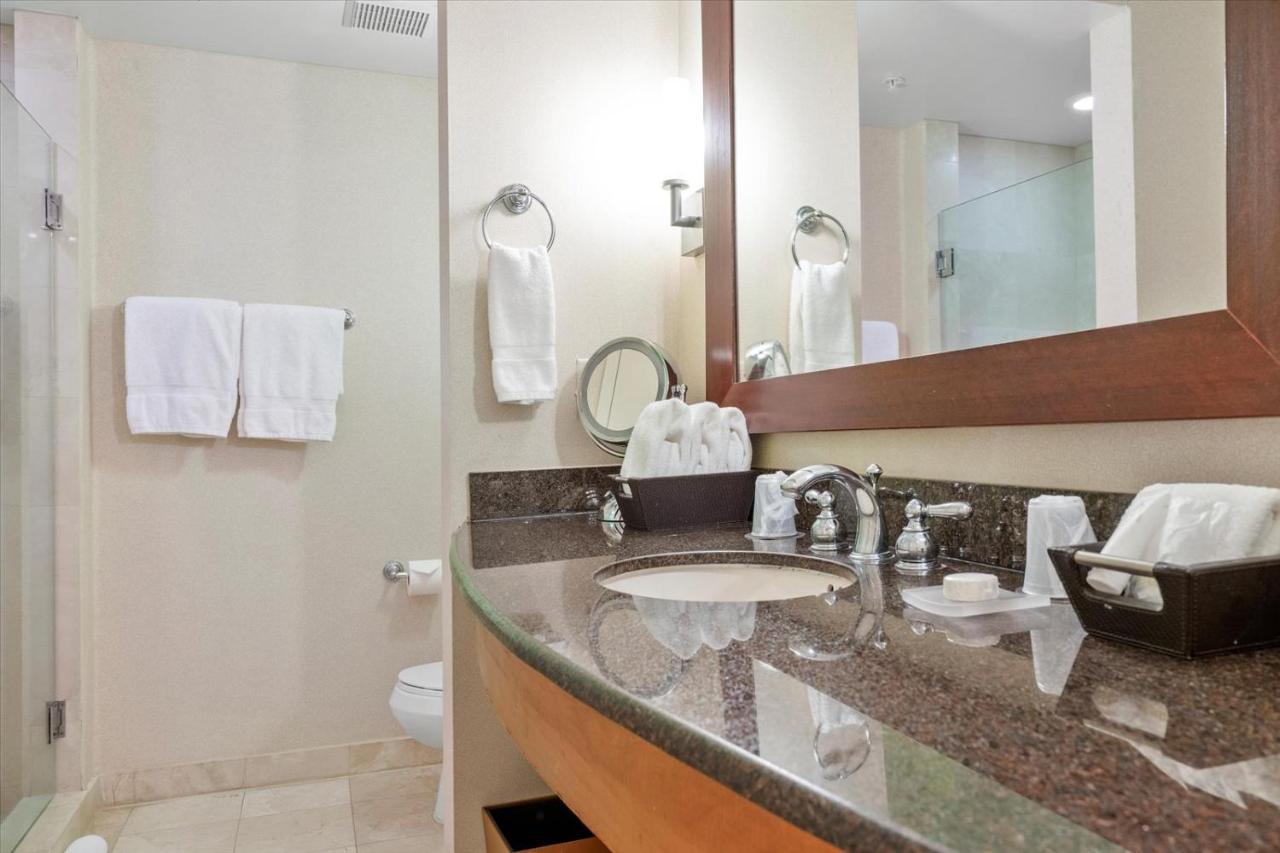 Apartment Luxe Beachfront At Sunny Isles Miami