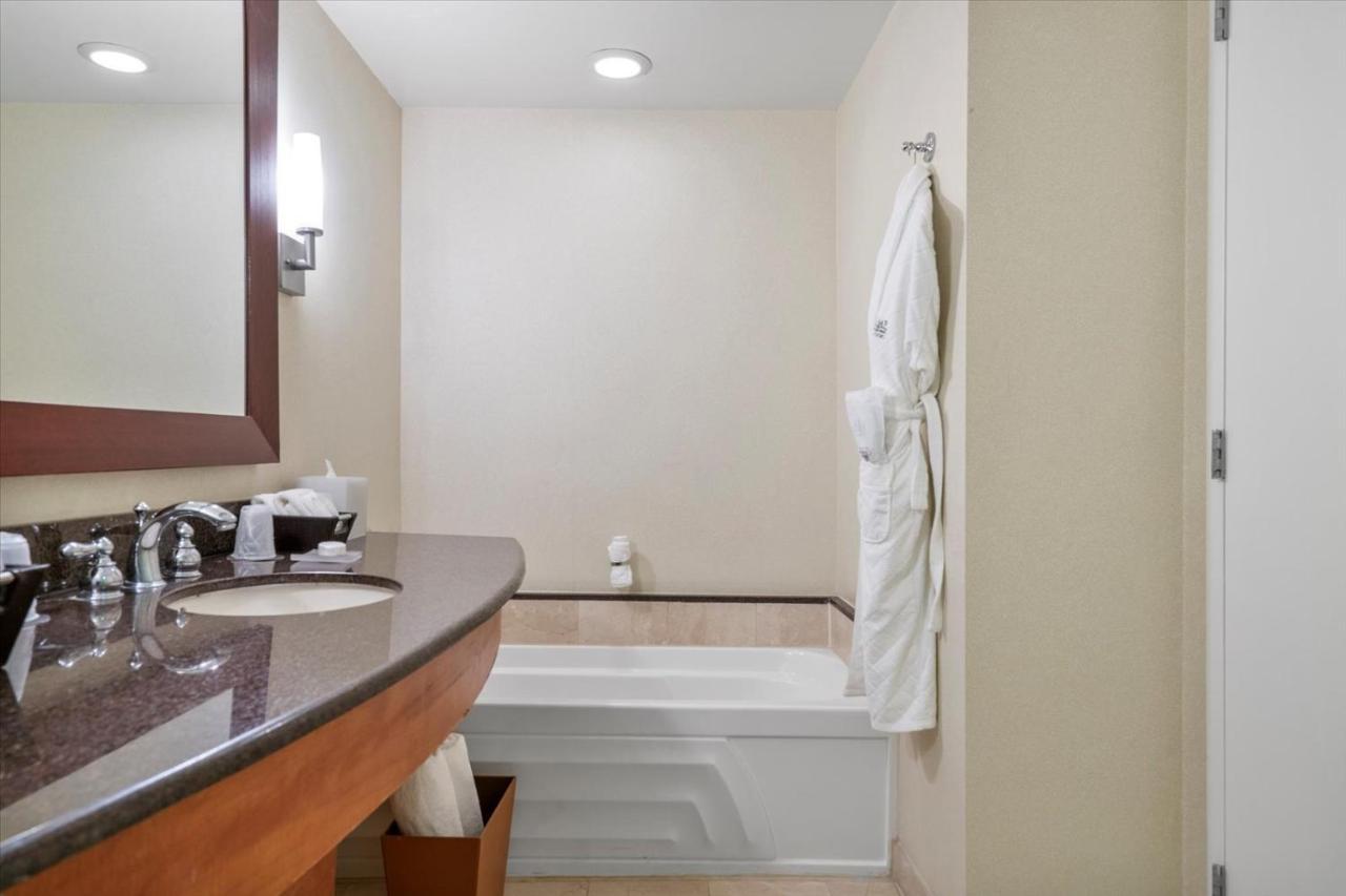 Apartment Luxe Beachfront At Sunny Isles Miami *