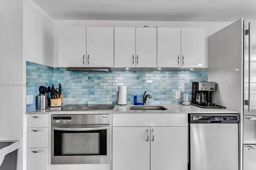 Wow! Location! Unit! New Renovated South Ocean Front * Miami Beach