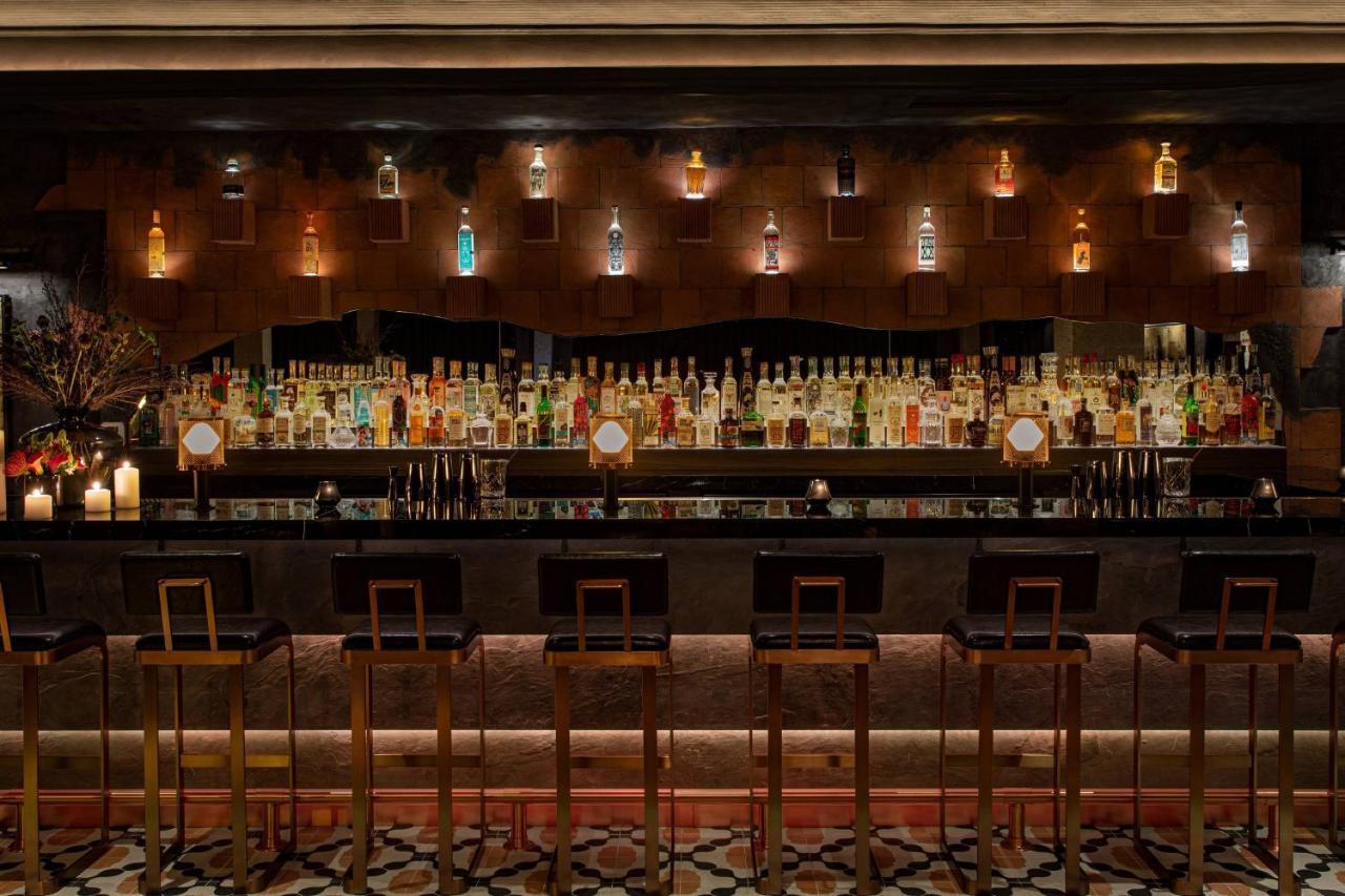 Moxy Miami South Hotel