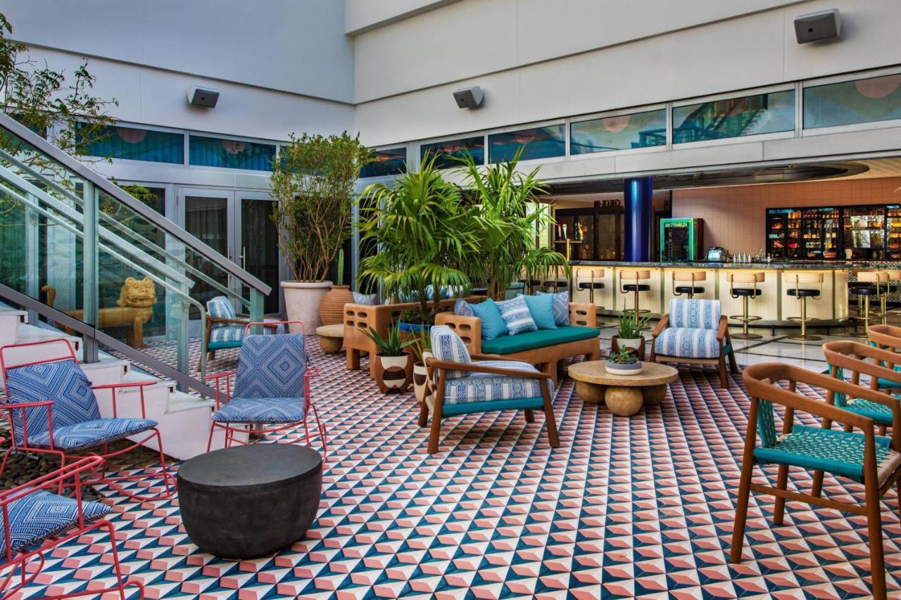 Moxy Miami South 4*