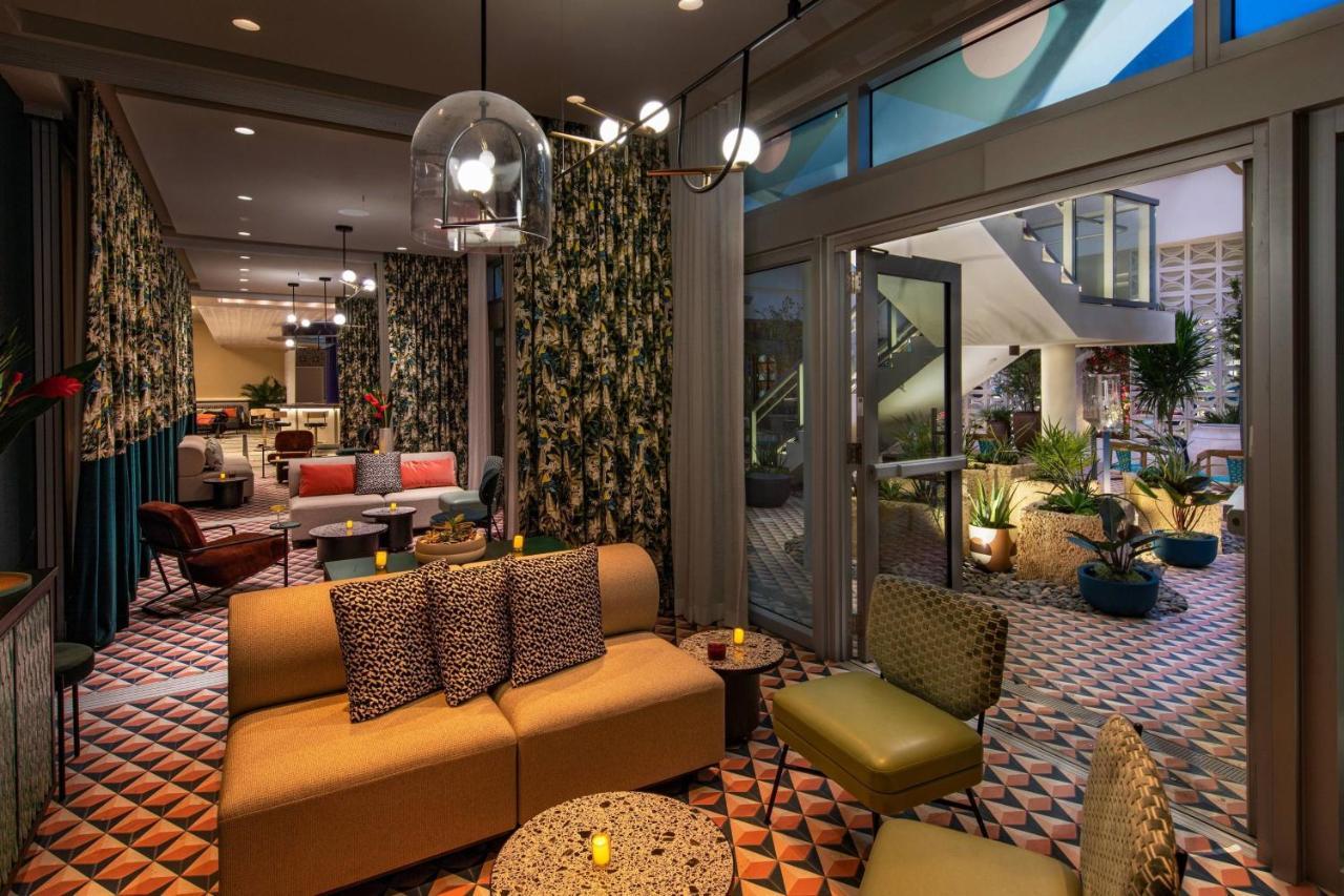 Moxy Miami South Hotel