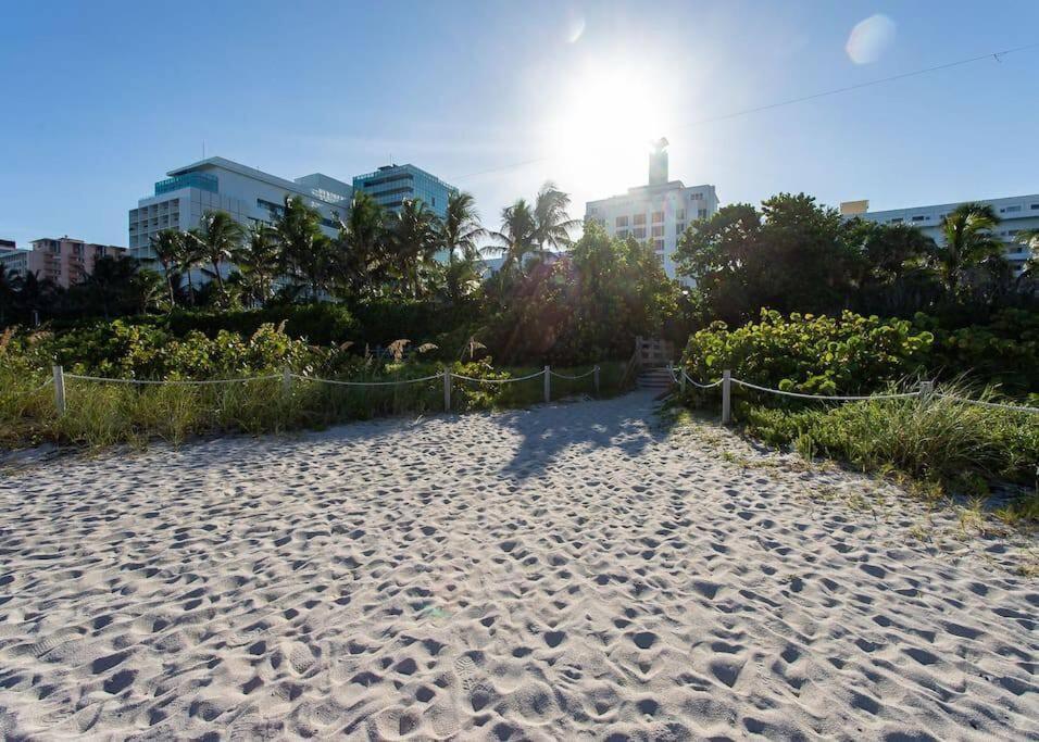 Steps To The Beach! * Miami Beach