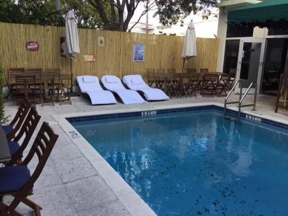 The New Aparthotel 3*