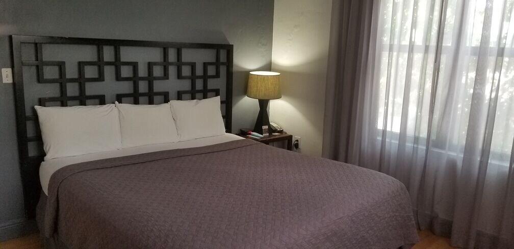 Hotel South Plaza 3*