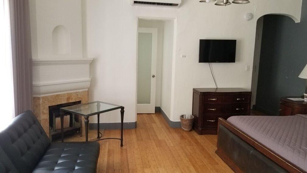 South Plaza Hotel 3*