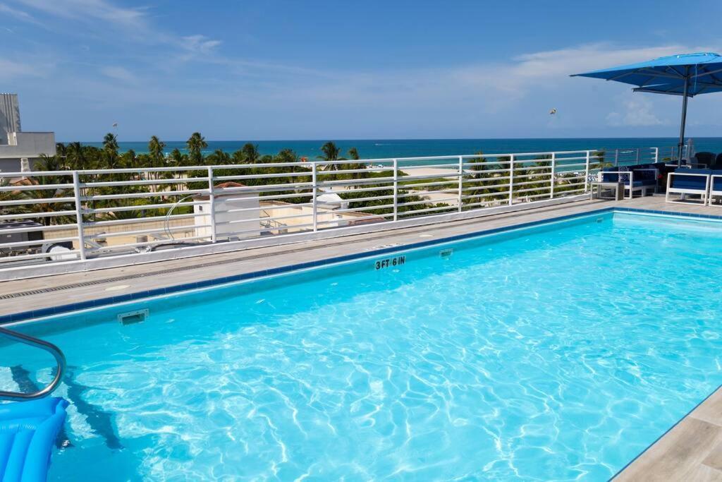 1 Bedroom With King Bed And Roof-top Pool And Bar C503 *