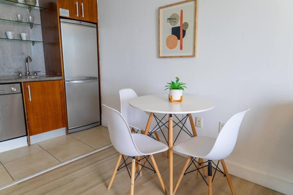 1 Bedroom With King Bed And Roof-top Pool And Bar C503 Apartment Miami Beach