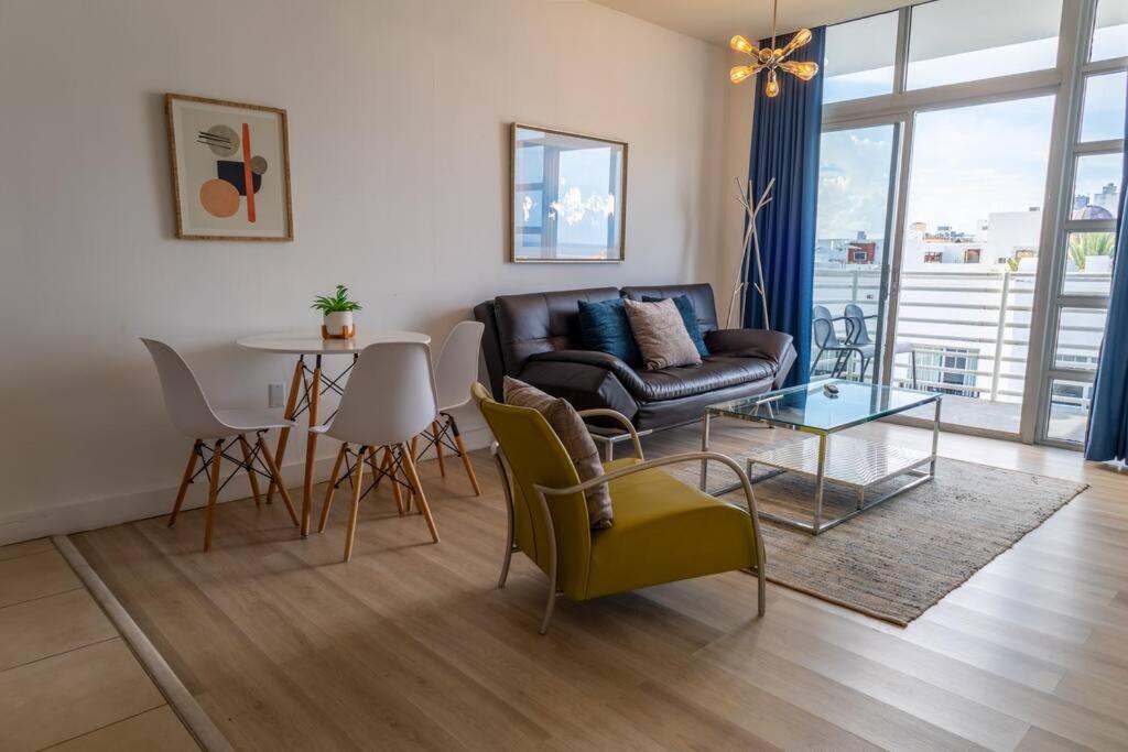 1 Bedroom With King Bed And Roof-top Pool And Bar C503