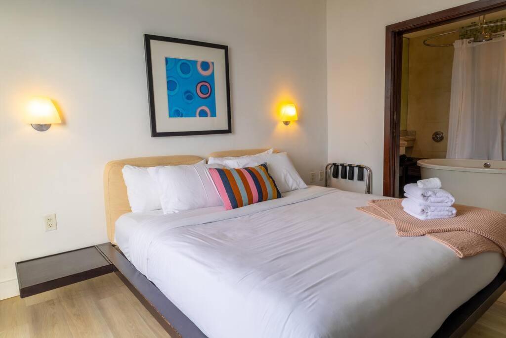 1 Bedroom With King Bed And Roof-top Pool And Bar C503 Apartment Miami Beach