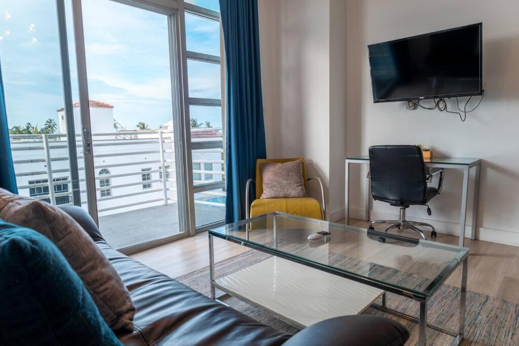 1 Bedroom With King Bed And Roof-top Pool And Bar C503 Miami Beach