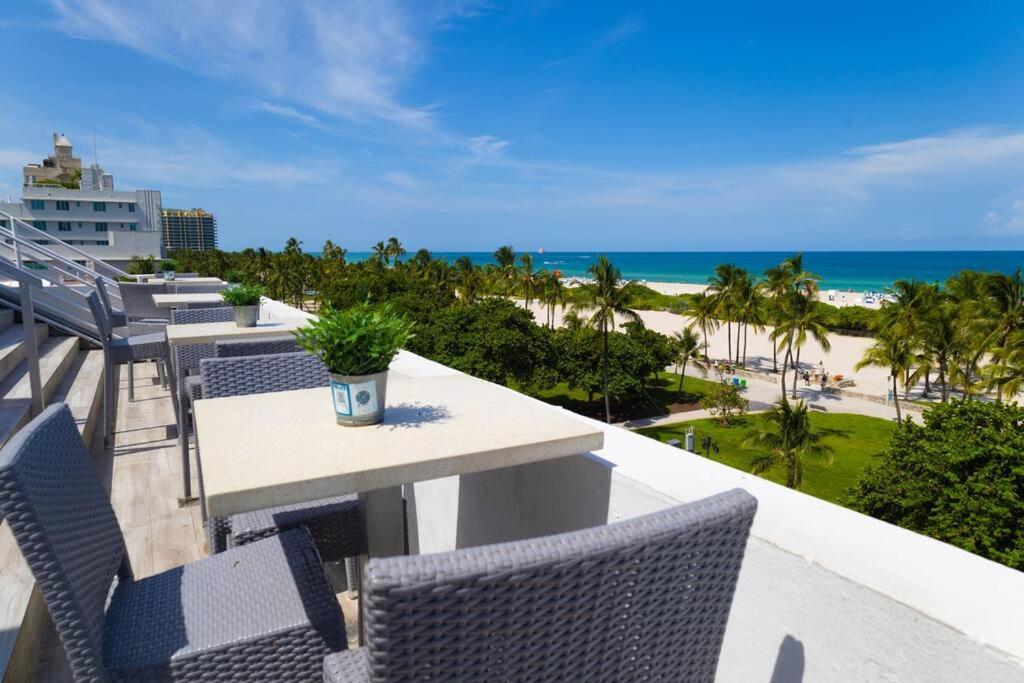 1 Bedroom With King Bed And Roof-top Pool And Bar C503