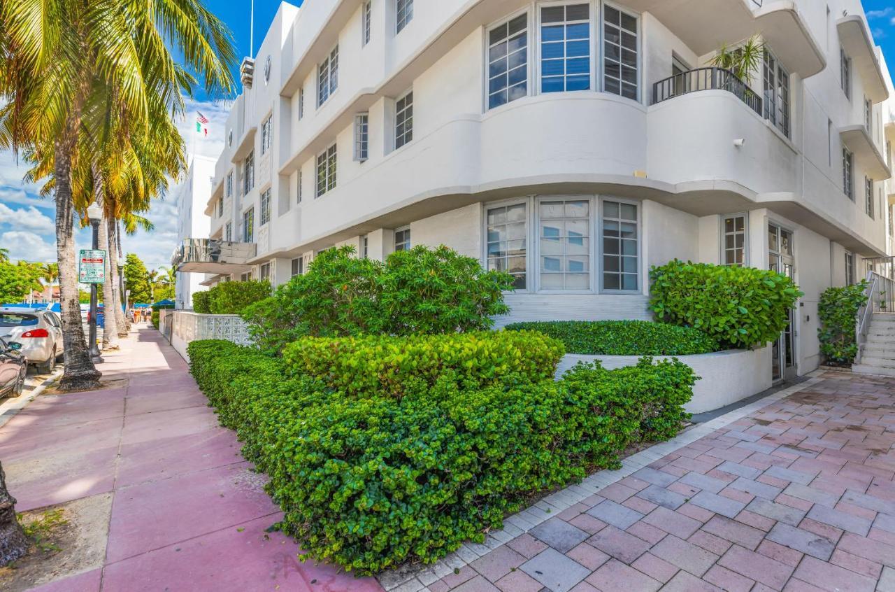 Palm-fringed Paradise In South Miami Beach