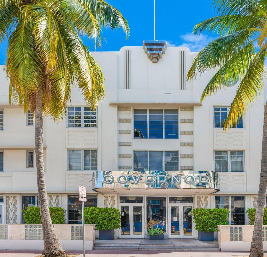 Palm-fringed Paradise In South * Miami Beach