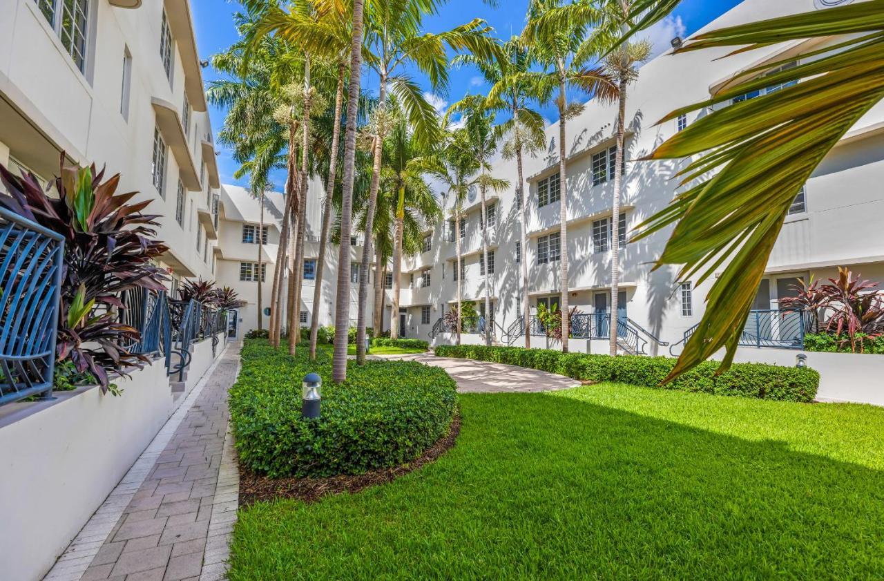Palm-fringed Paradise In South Miami Beach