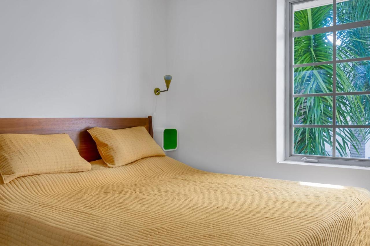 Palm-fringed Paradise In South Miami Beach