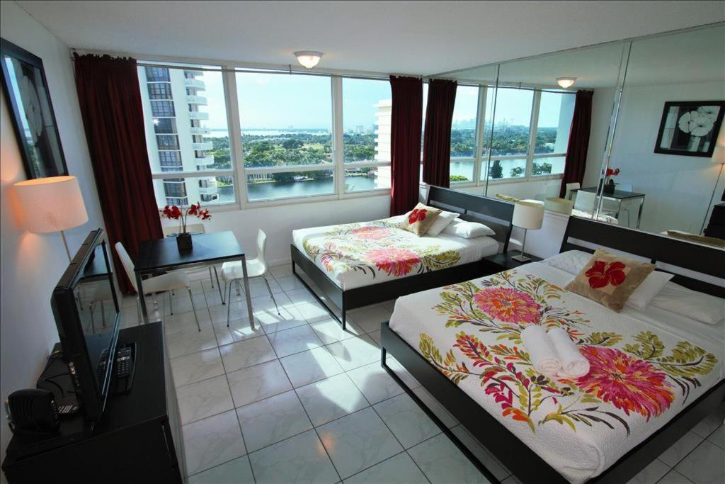 Castle 1118 Bayview Direct Access, Tennis, Pool, Restaurants, Free Parking Holiday home Miami Beach