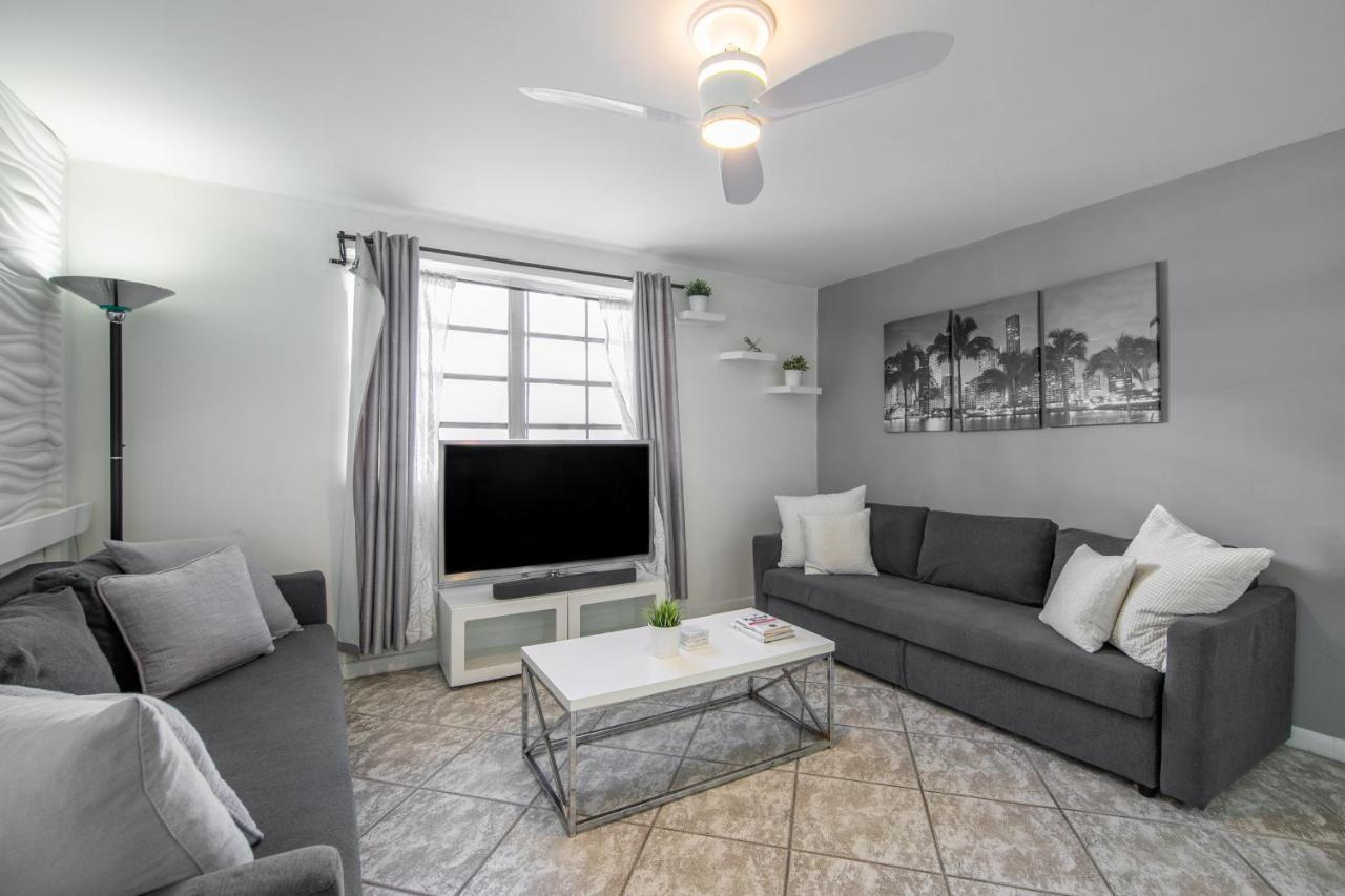 Collins Chic Apartment Miami Beach