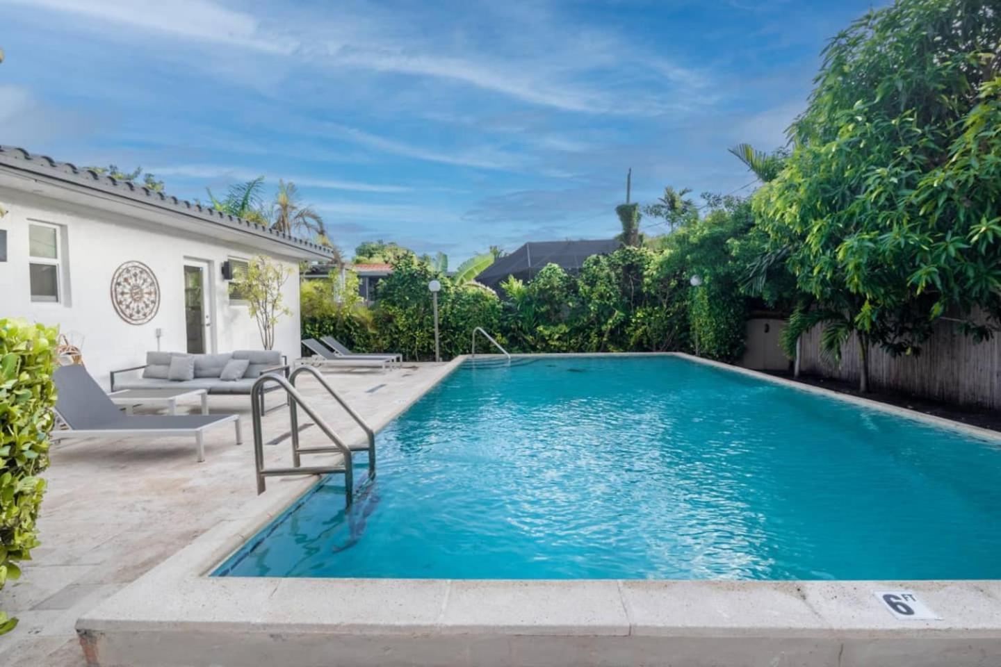 Perfect For A Family Getaway Wpool! * Miami Beach