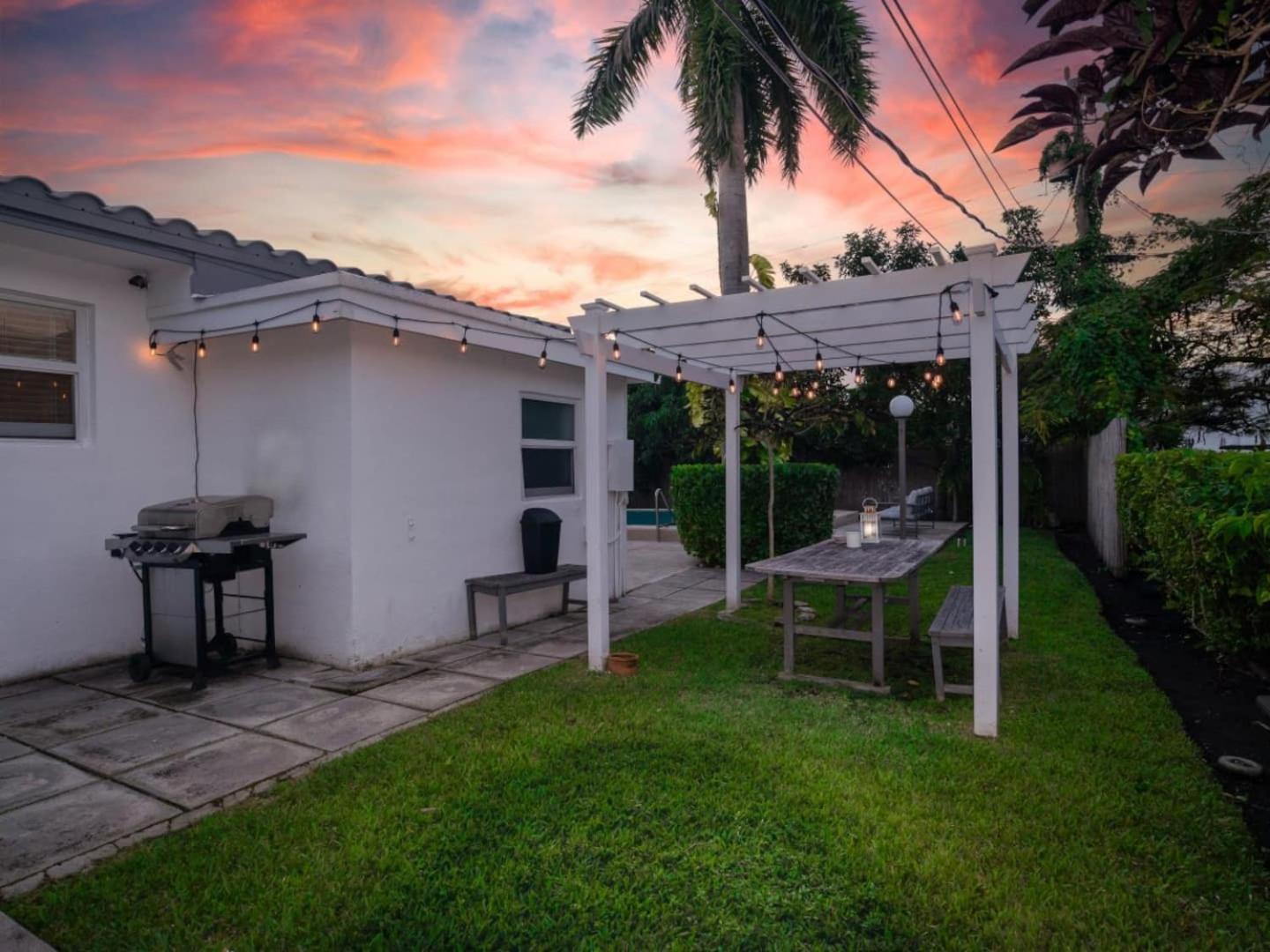 Perfect For A Family Getaway Wpool! * Miami Beach