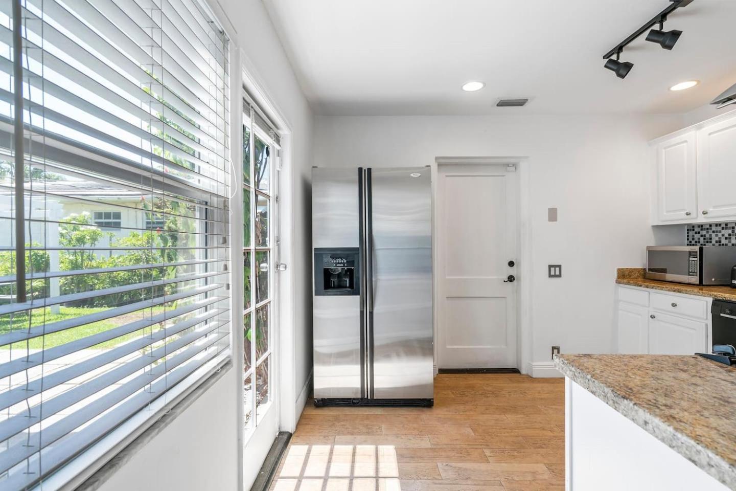Perfect For A Family Getaway Wpool! Holiday home Miami Beach