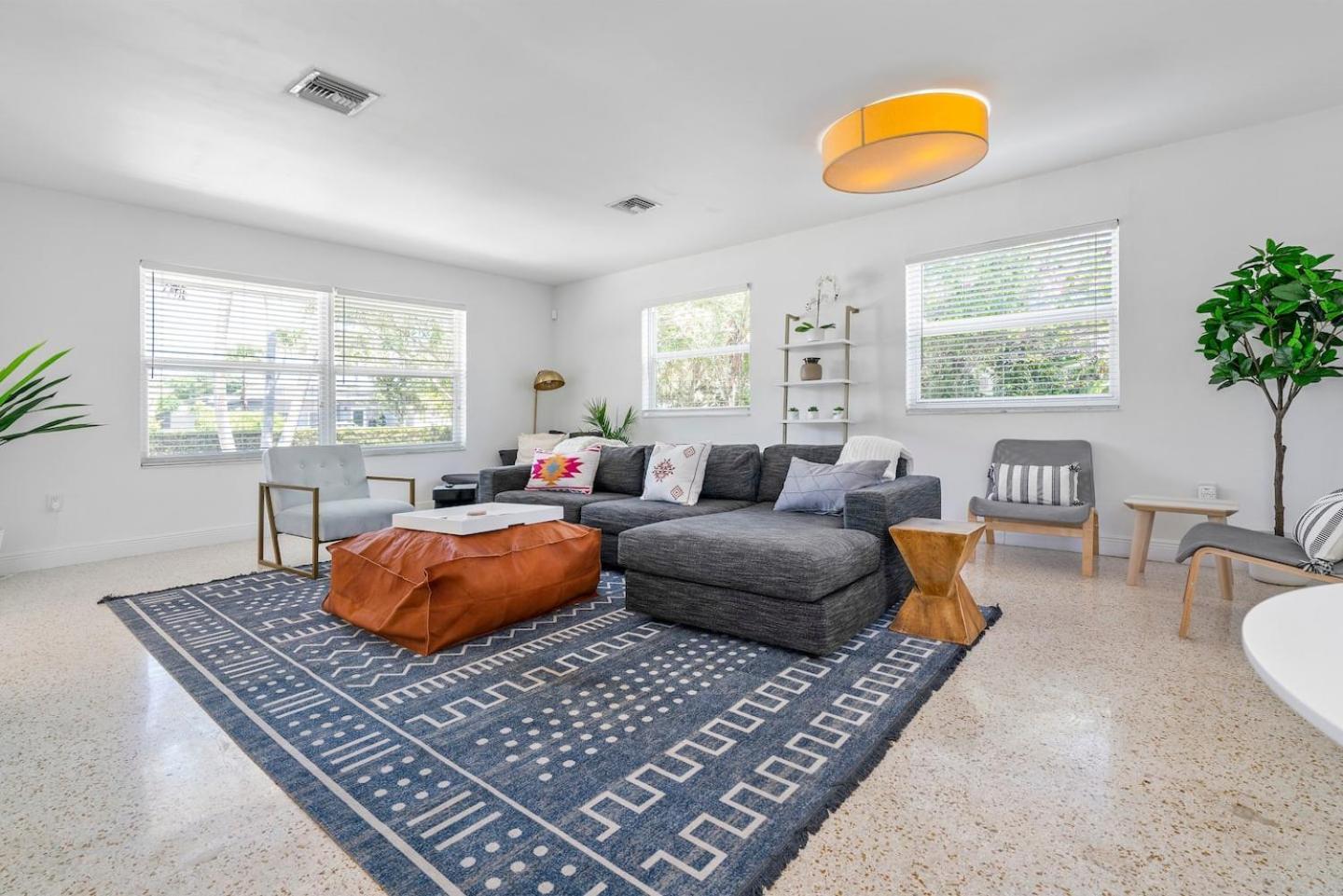 Perfect For A Family Getaway Wpool! Holiday home Miami Beach