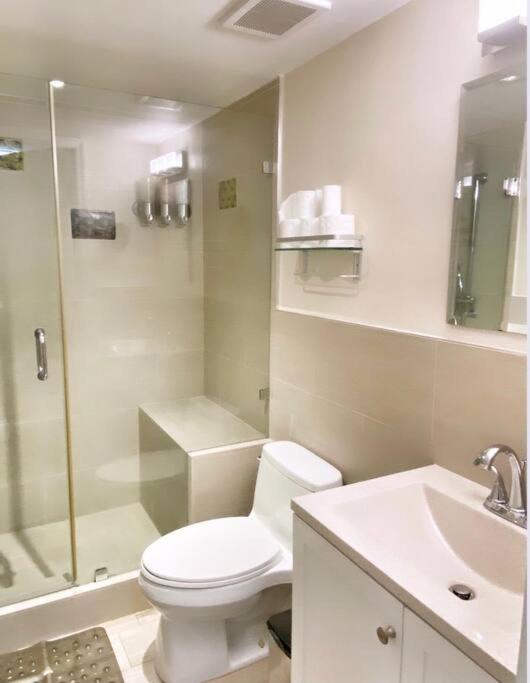 Apartment Deal! 2 Bedroom Modern Beachfront By Yourent! Miami Beach