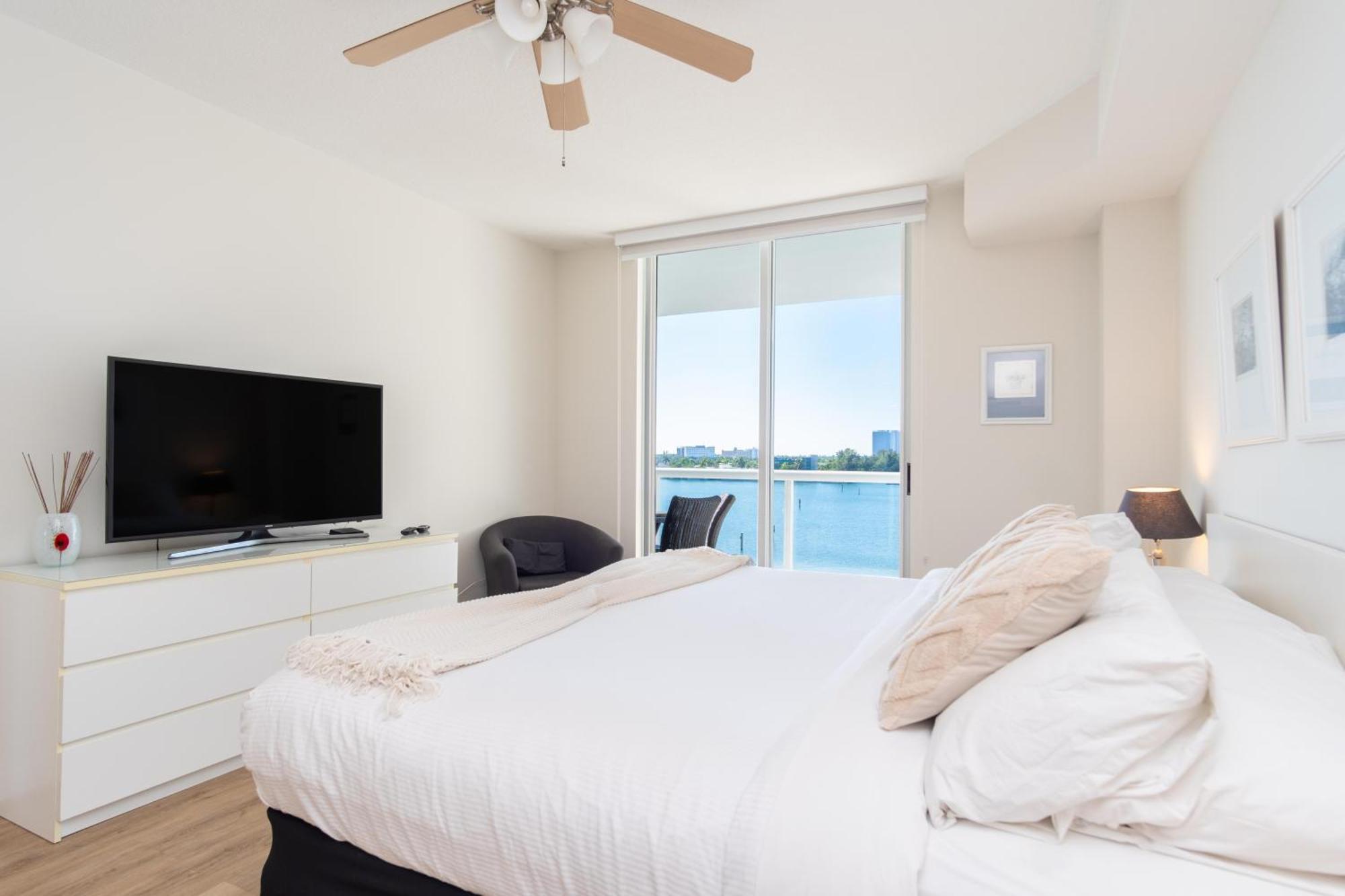 Golden Bay 62 *