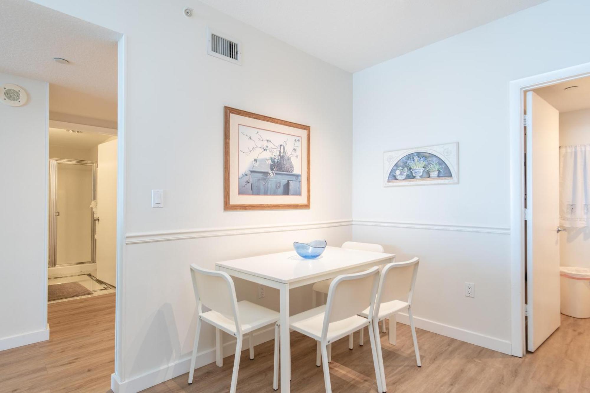 Golden Bay 62 Apartment *
