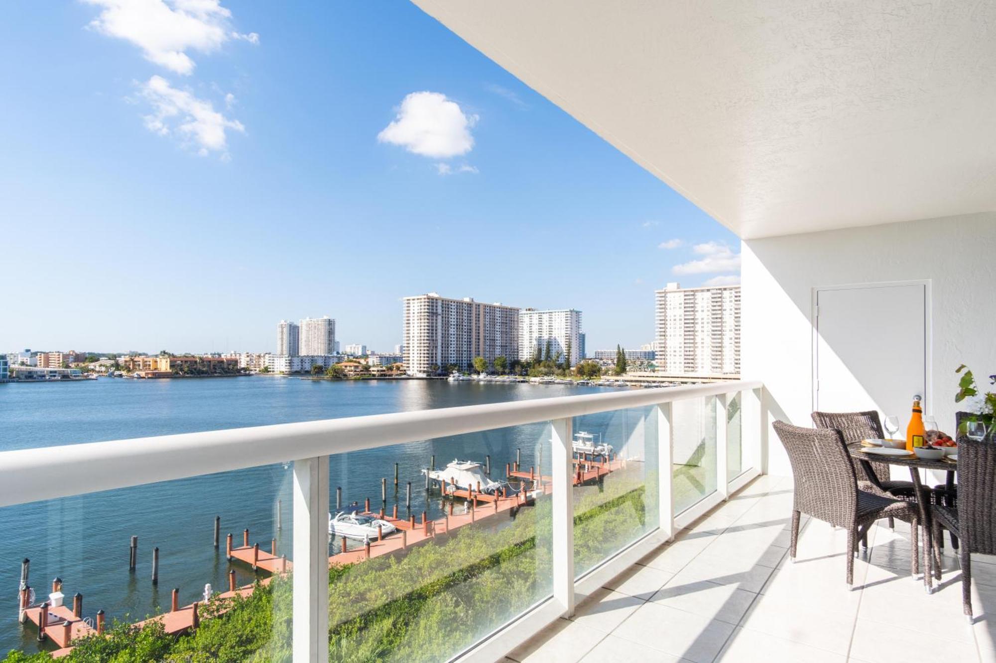 Golden Bay 62 Apartment Miami Beach