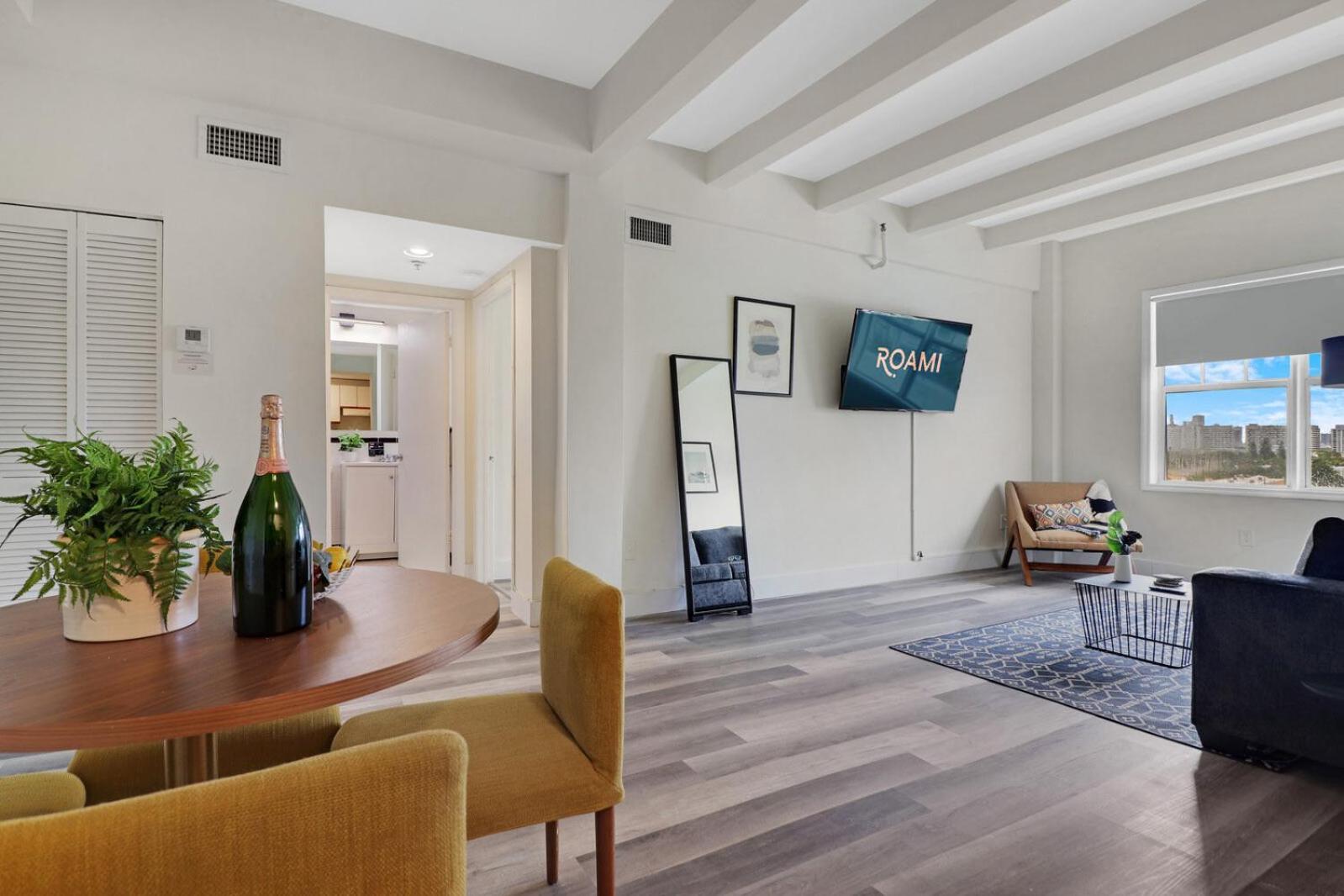 Apartment Roami At The Alamac *